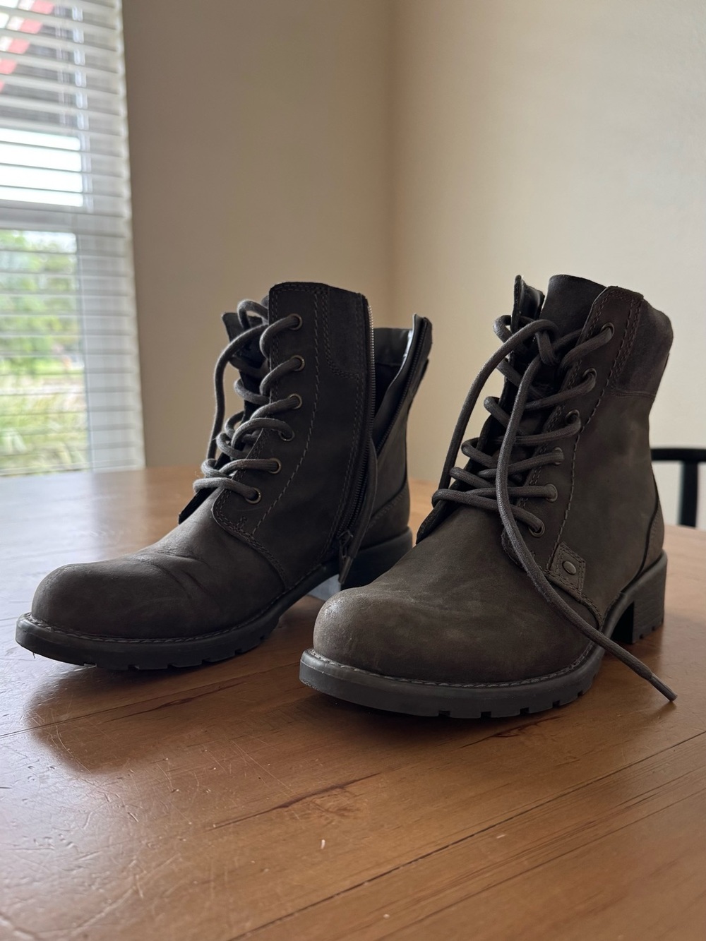 Clarks Orinoco Spice Lace-up ankle boots Woman’s Size 6